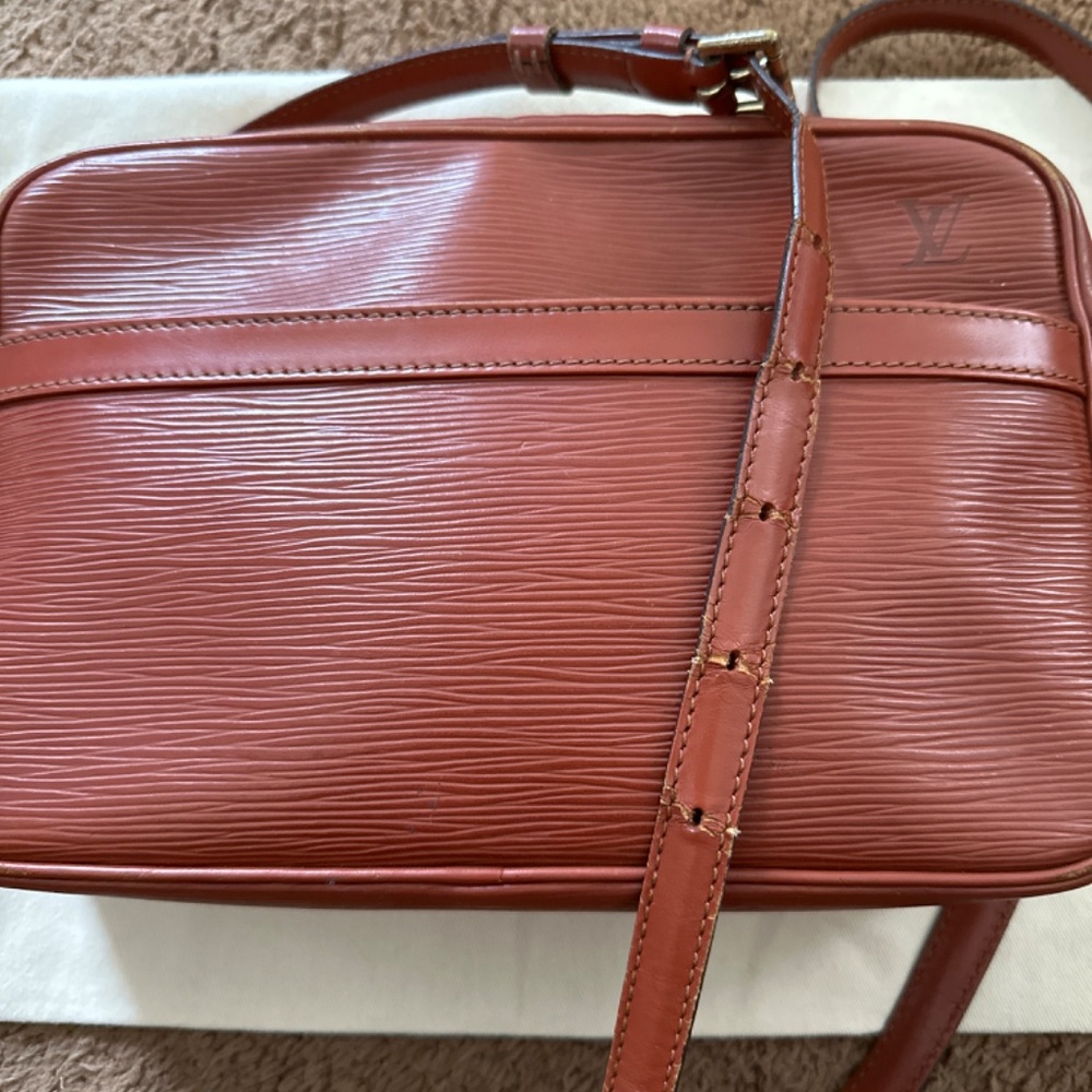 Authentic from Jebwa - LV Tan Epi Bundle: Crossbody, 2x Wallet, Box, Dustbag - Picture 2 of 16